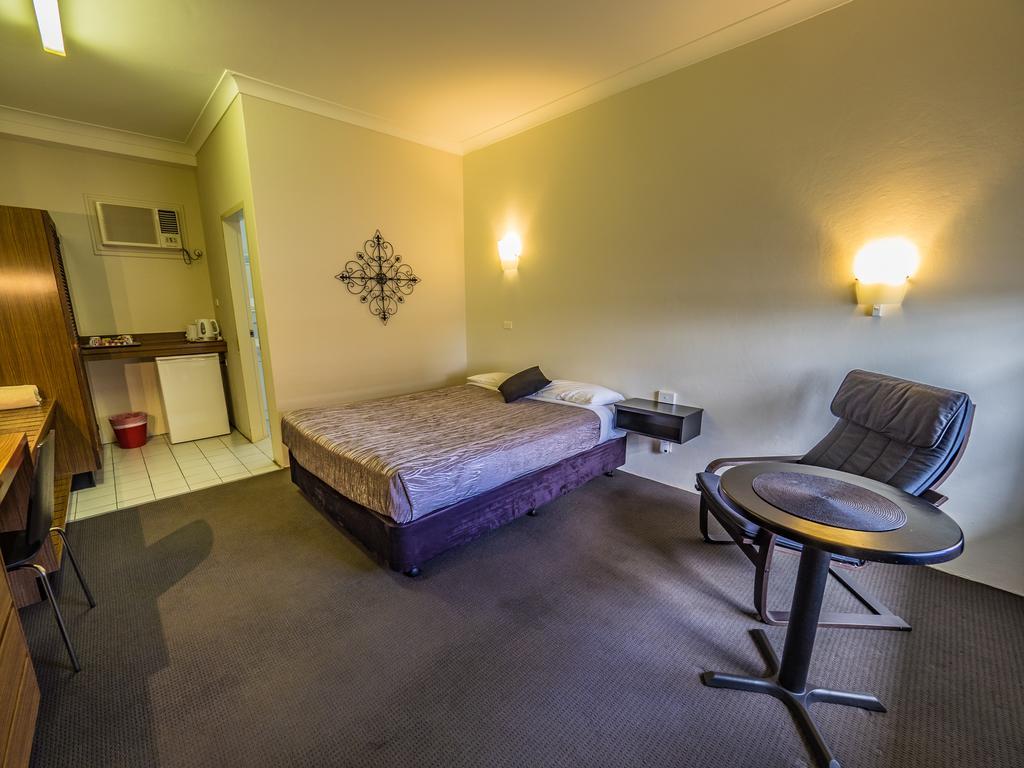 Casino Motor Inn Bagian luar foto