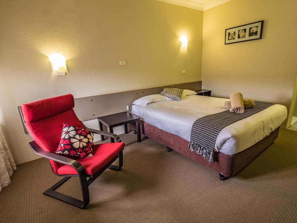 Casino Motor Inn Bagian luar foto